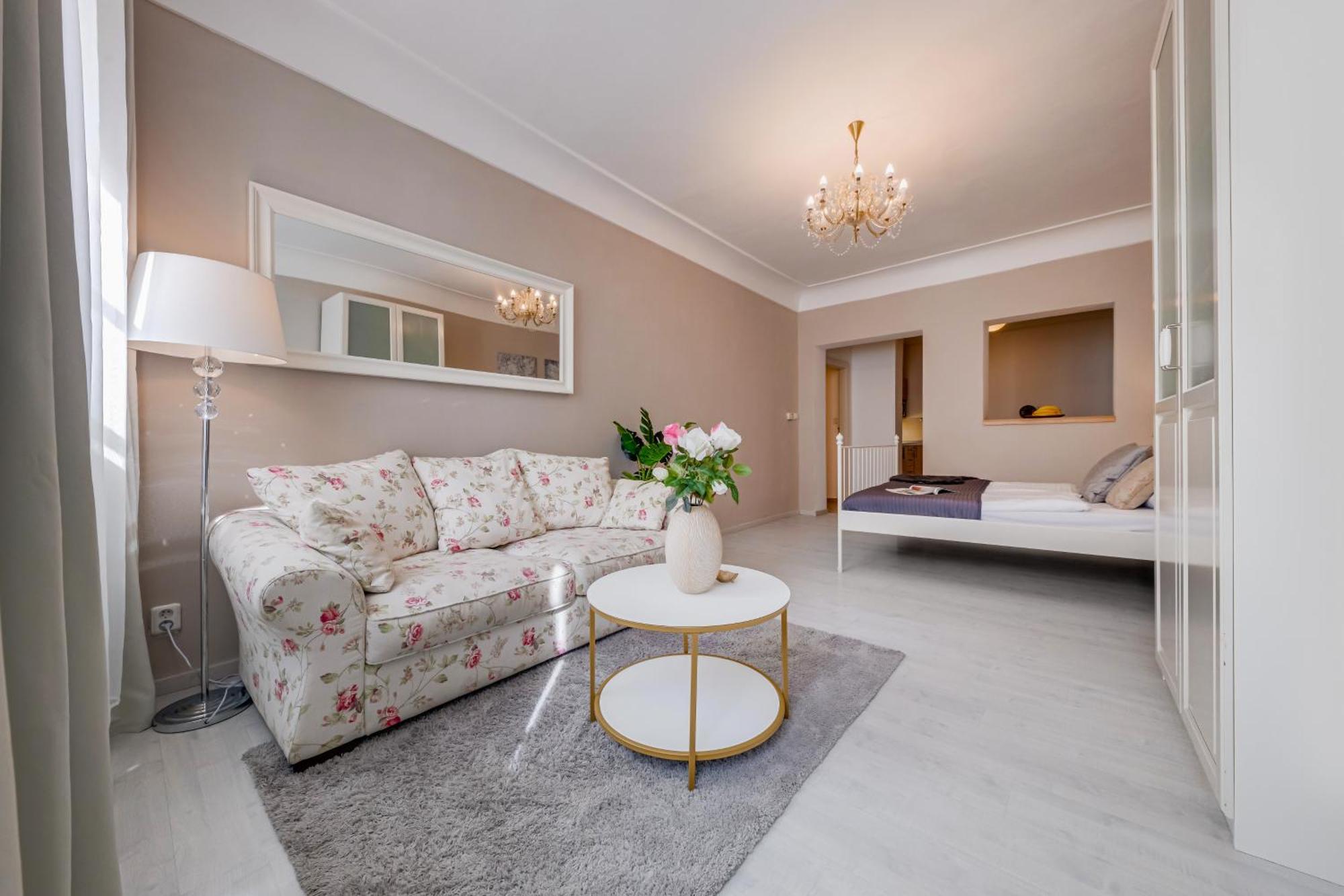 King'S Road Residence Praha Bagian luar foto